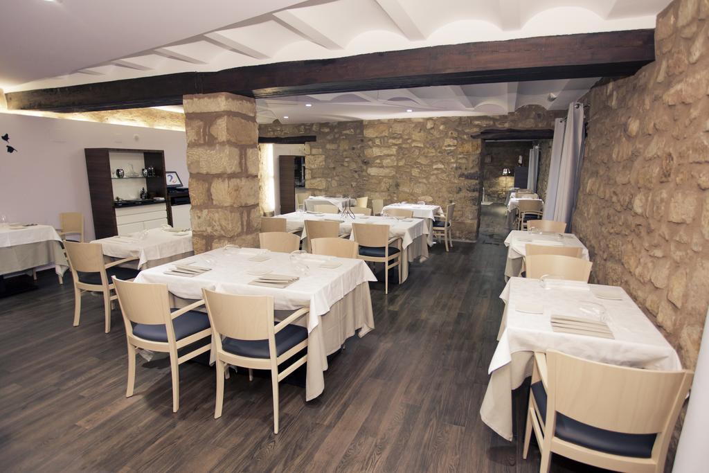 מורה דה רוביילוס Hotel Restaurante Masia La Torre מראה חיצוני תמונה
