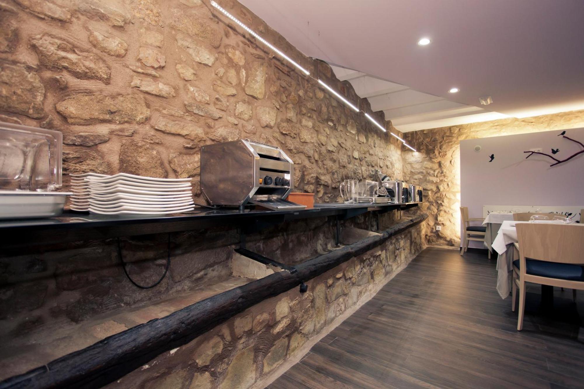 מורה דה רוביילוס Hotel Restaurante Masia La Torre מראה חיצוני תמונה