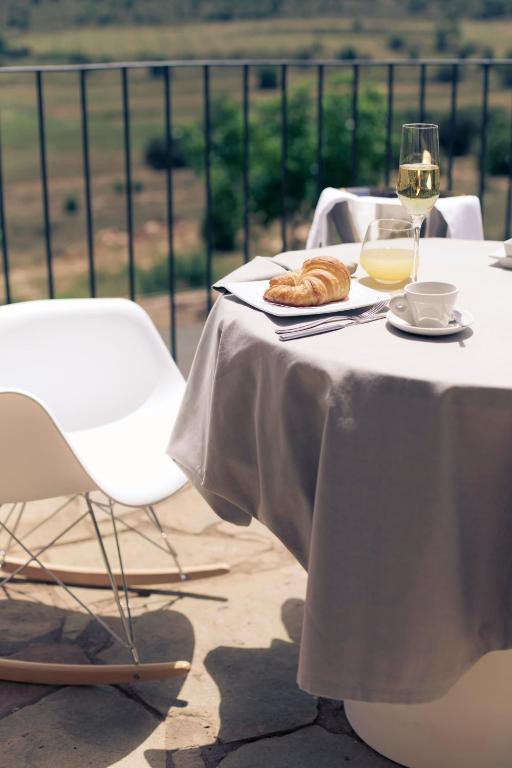 מורה דה רוביילוס Hotel Restaurante Masia La Torre חדר תמונה