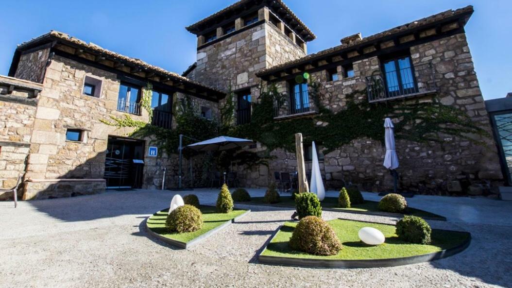 מורה דה רוביילוס Hotel Restaurante Masia La Torre מראה חיצוני תמונה